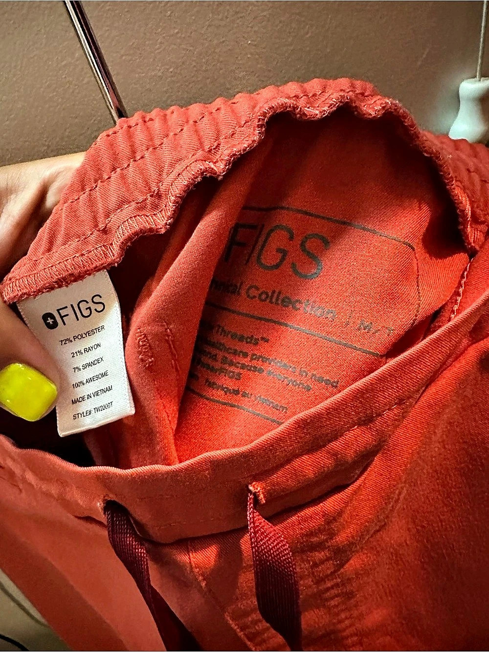 FIGS Technical Collection Scrub Set - Picture 2 of 5